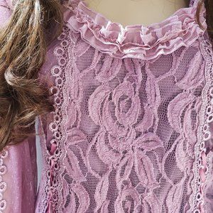 PRETTY ANGEL Dusty Lavender Flowy Lace Top  Size L